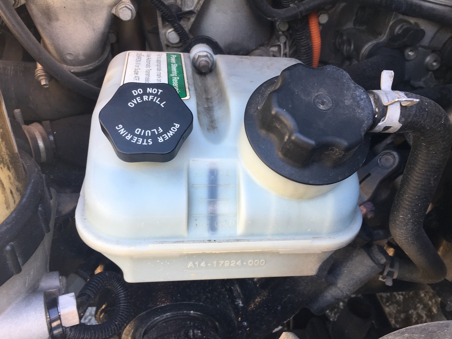 What causes power steering fluid leaks? - G&G Auto Repair